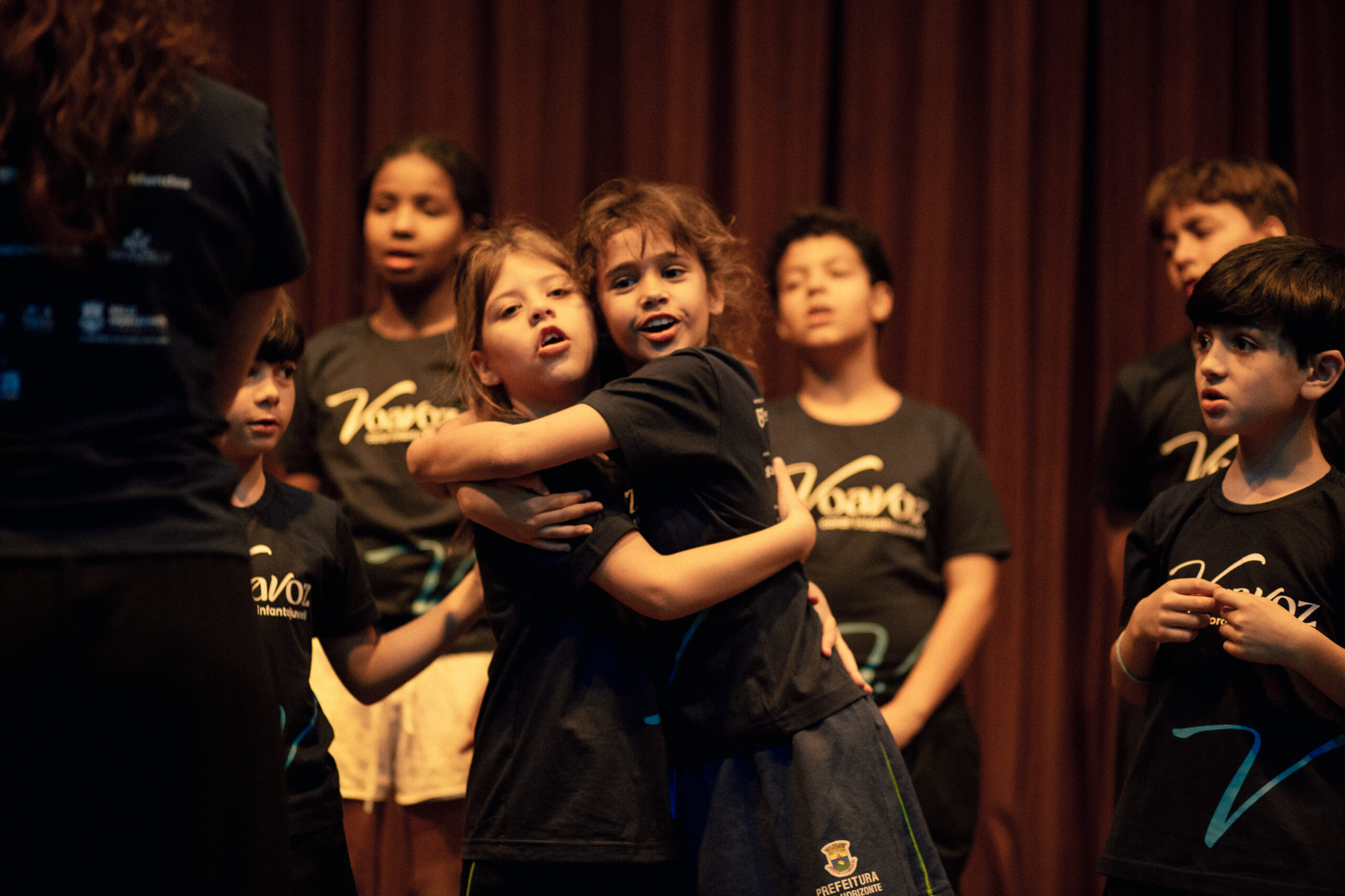 Por que atividades artísticas são essenciais para crianças no século XXI